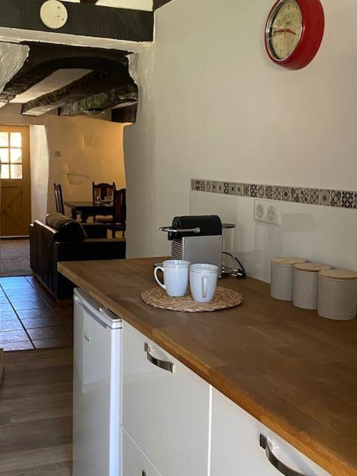 Spacious 1 Bed Home With Shared Pool Champagnac-la-Rivière Esterno foto