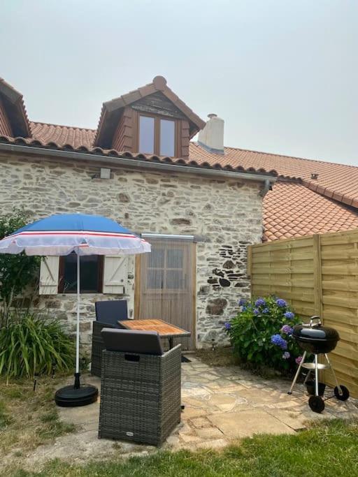 Spacious 1 Bed Home With Shared Pool Champagnac-la-Rivière Esterno foto